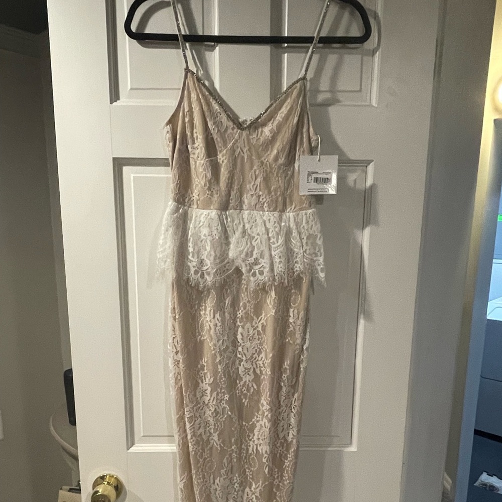 Size 4 Misguided Lace Midi Dress with Sequin Brand New